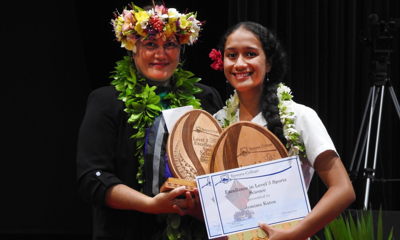 TC prize giving grad